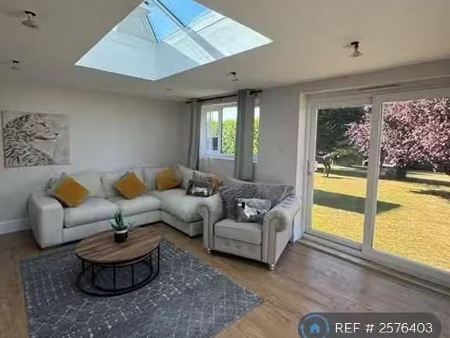 Rental! 1 BA 2 bedroom detached house for rent in Out Elmstead.