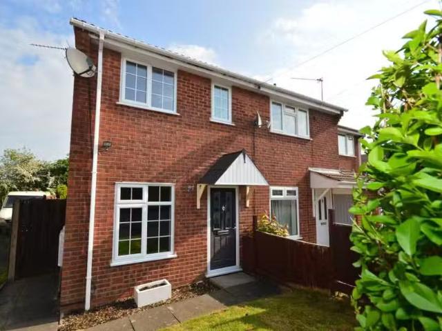 Nice 1 BA 2 bedroom end of terrace house for rent in Freesland.