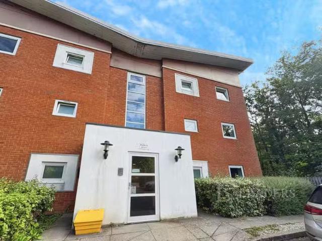 For Rent! 1 BA 2 bedroom flat for rent in Birchfield Road, Red.