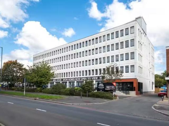 Nice 1 BA 2 bedroom flat for rent in Coventry Road, Sheldon, B.