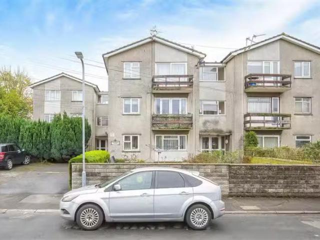 Charming 1 BA 2 bedroom flat for rent in Glan Y Nant Road, Car.