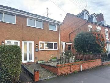 Unique 1 BA 2 bedroom house for rent in Main Street, Tiddingto.