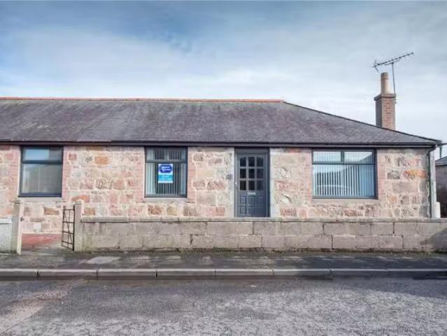 Cheap 1 BA 2 bedroom semi detached house for rent in Park Terr.