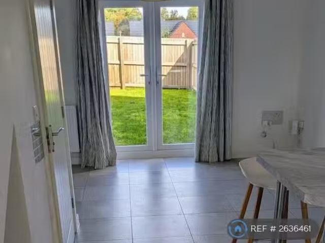 Unique 1 BA 3 bedroom terraced house for rent in The Limes, Bl.