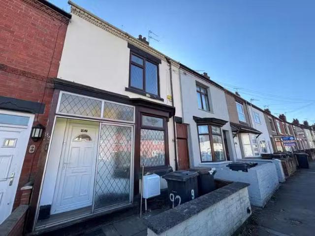 Unique 1 BA 3 bedroom terraced house for rent in Tomkinson Roa.