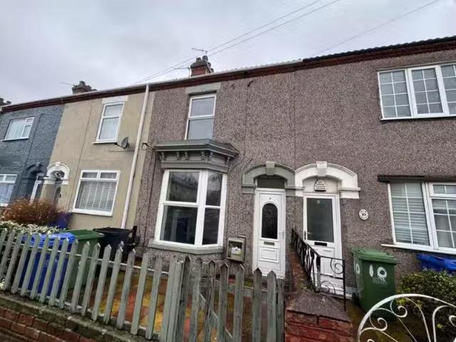 Deal! 1 BA 3 bedroom terraced house for rent in Wells Street.