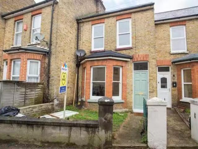 For Rent! 1 BA 3 bedroom terraced house for rent in Coronation.