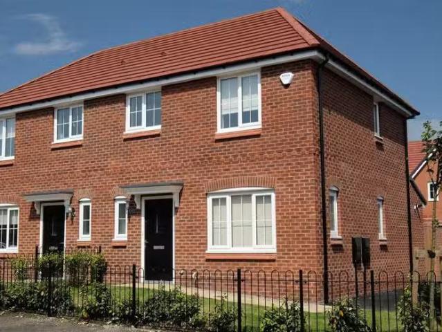 Just in! 1 BA 3 bedroom terraced house for rent in Griffiths L.