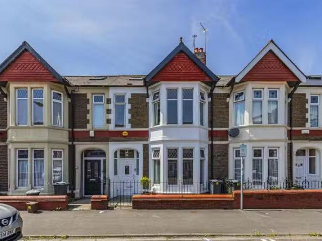Cozy 1 BA 3 bedroom terraced house for rent in Hafod Street, G.