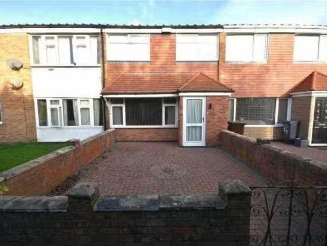 Deal! 1 BA 3 bedroom terraced house for rent in Heathmere Driv.