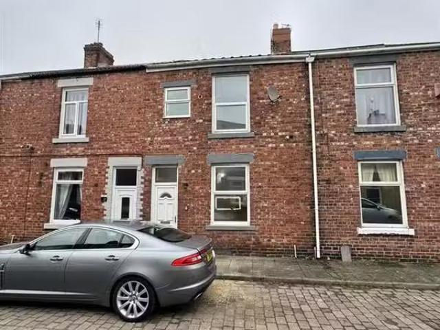 New 1 BA 3 bedroom terraced house for rent in Johnson Street.