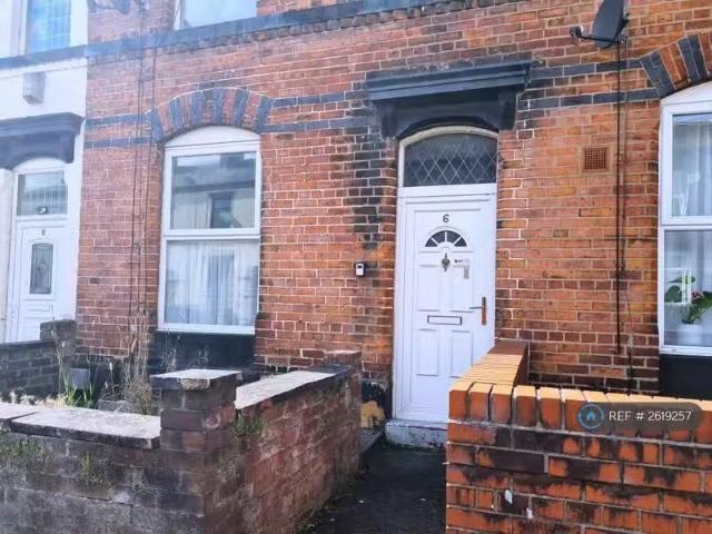 New 1 BA 3 bedroom terraced house for rent in Raven Street, Bu.