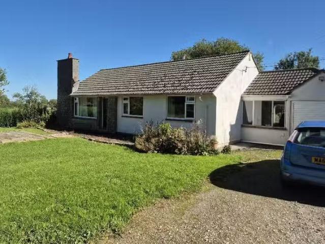 Deal! 1 BA 3 bedroom bungalow for rent in Emborough, Radstock.