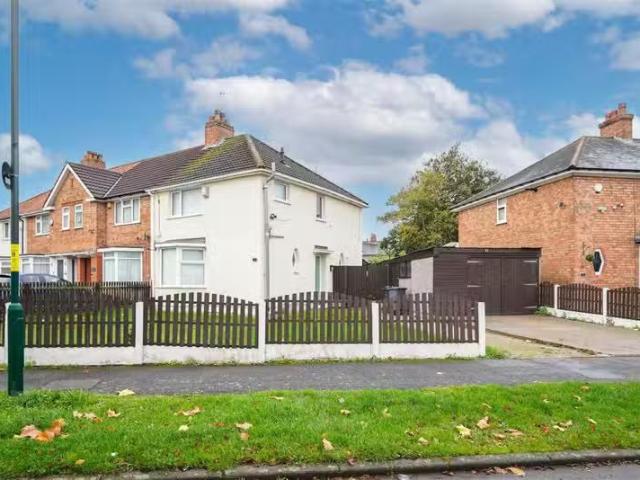 Cozy 1 BA 3 bedroom end of terrace house for rent in Greenalei.