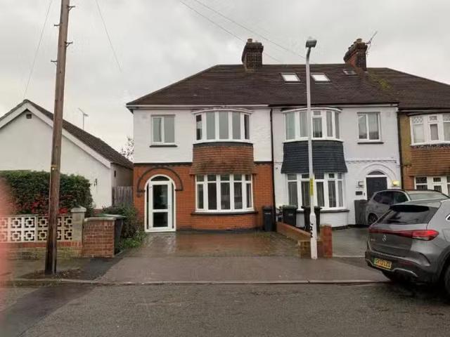 Cozy 1 BA 3 bedroom end of terrace house for rent in Lamorna A.