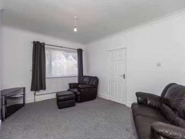 Cheap 1 BA 3 bedroom house for rent in The Crescent, Woodlands.