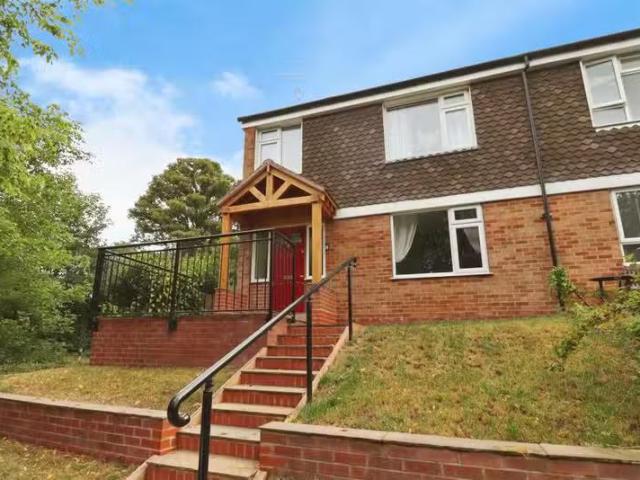 Nice 1 BA 3 bedroom house for rent in Pound Close, Berkswell.
