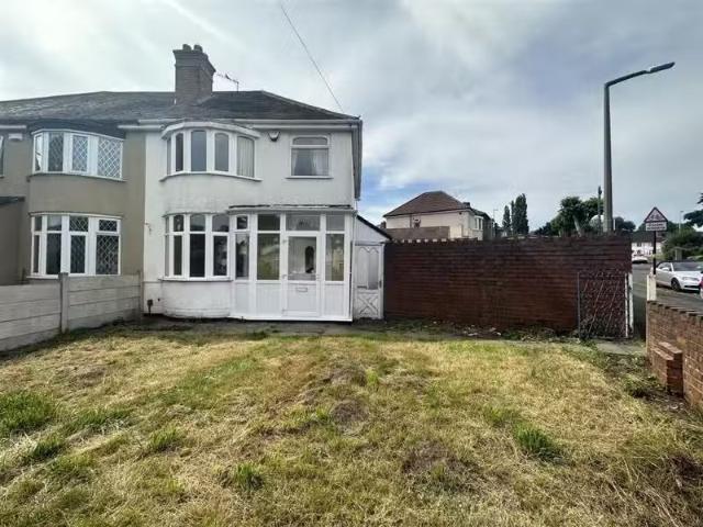 Cozy 1 BA 3 bedroom semi detached house for rent in Baker Stre.