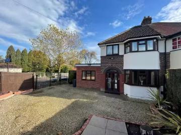 New 1 BA 3 bedroom semi detached house for rent in Court Lane.