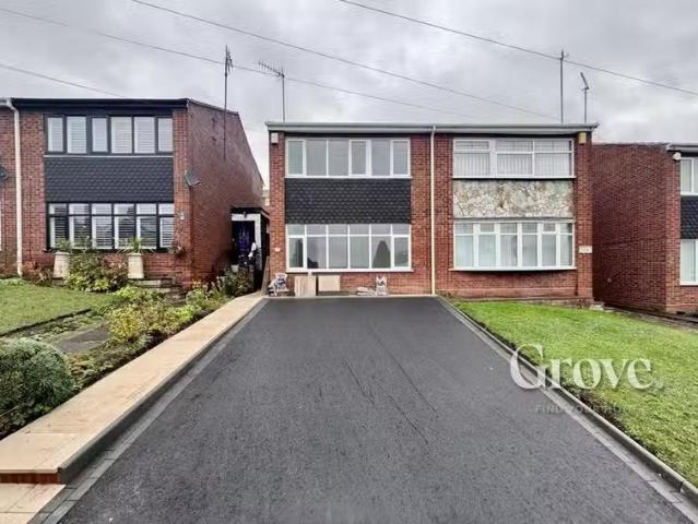 Charming 1 BA 3 bedroom semi detached house for rent in Haleso.