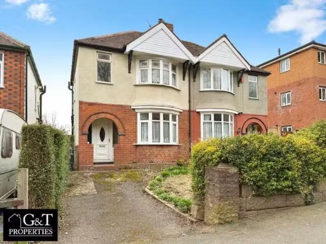 Just in! 1 BA 3 bedroom semi detached house for rent in Hayes.