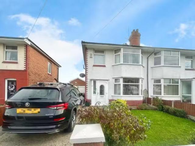 Just in! 1 BA 3 bedroom semi detached house for rent in Loxdal.