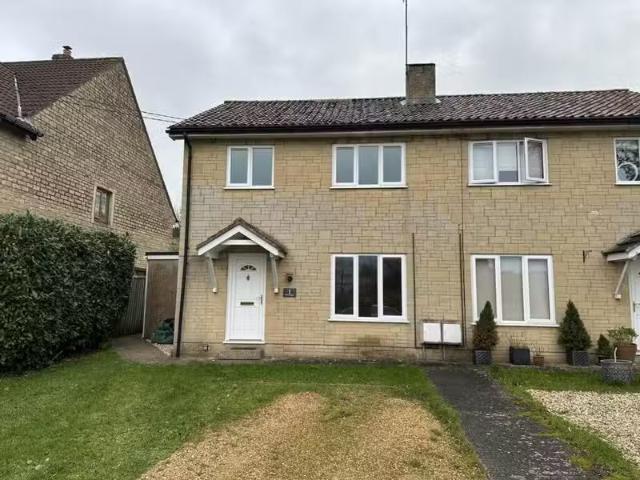 Just in! 1 BA 3 bedroom semi detached house for rent in Sunny.