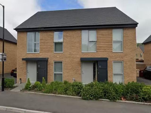 Unique 1 BA 3 bedroom semi detached house for rent in Winterbo.