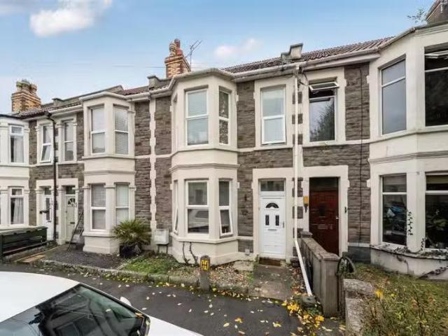 Deal! 1 BA 4 bedroom terraced house for rent in Tyndale Avenue.