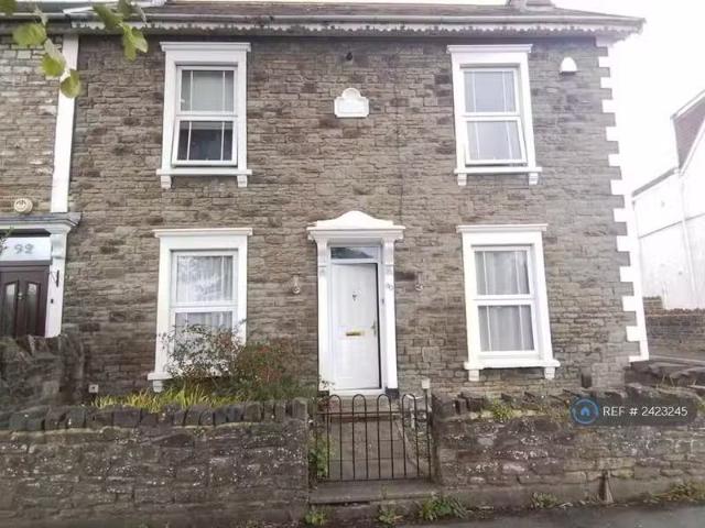For Rent! 1 BA 4 bedroom terraced house for rent in Downend Ro.