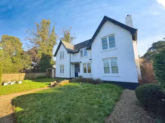 New 1 BA 4 bedroom detached house for rent in Stansted Road, B.