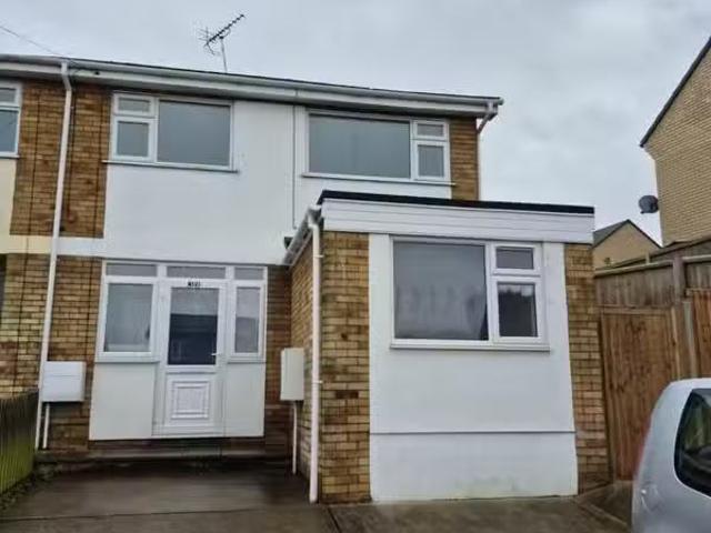 Deal! 1 BA 4 bedroom end of terrace house for rent in Harwich.