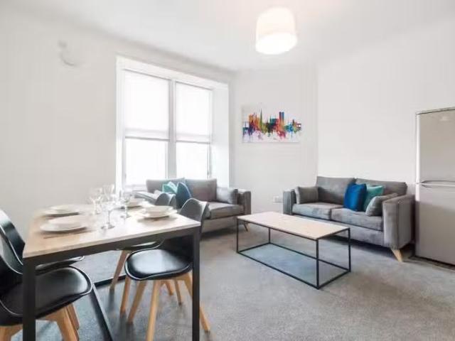 Charming 1 BA 4 bedroom flat for rent in Peddie Street, West E.