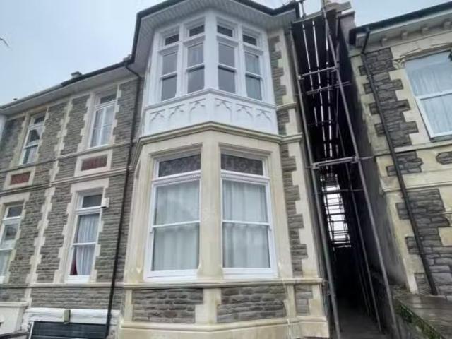 Unique 1 BA 4 bedroom ground floor flat for rent in Zetland Ro.