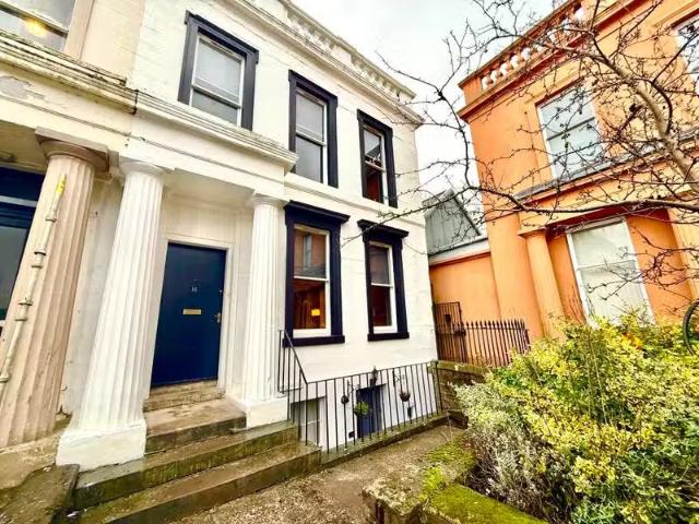 Cheap 1 BA 6 bedroom end of terrace house for rent in Springfi.