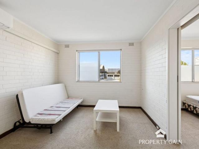 For Rent: 1 Bedroom, 1 Bathroom Unit Partly Furnished Offering a convenient lifestyle in a prime Crawley location near UWA