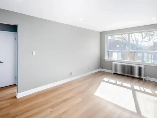 For Rent 1 Bedroom Condo Toronto ON DS90984580