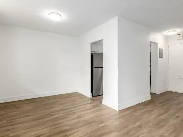 For Rent 1 Bedroom Apartment Mississauga ON DS105100533