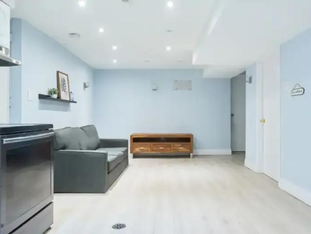 For Rent 1 Bedroom Apartment Mississauga ON DS105394802