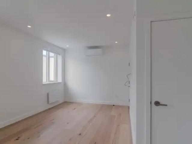 For Rent 1 Bedroom Apartment Montreal QC DS102242576