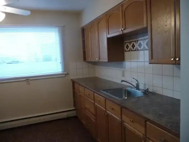 For Rent 1 Bedroom Apartment Calgary AB DS103770626