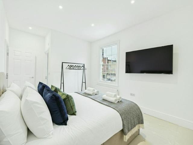 For Rent 1 Bedroom Apartment Cheltenham Cheltenham DS98921281