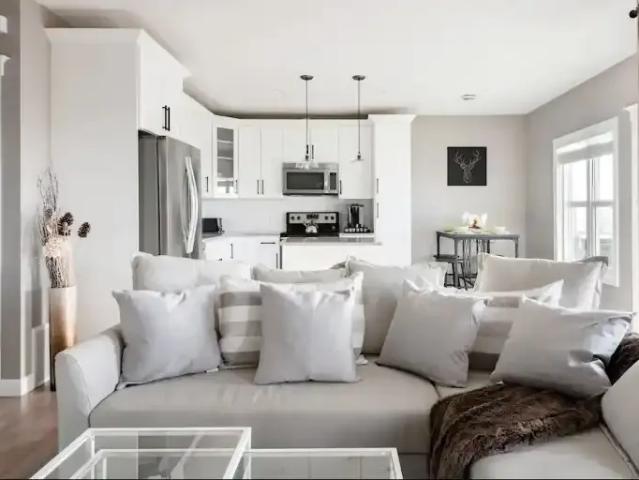 For Rent 1 Bedroom Apartment Cochrane AB DS105359485