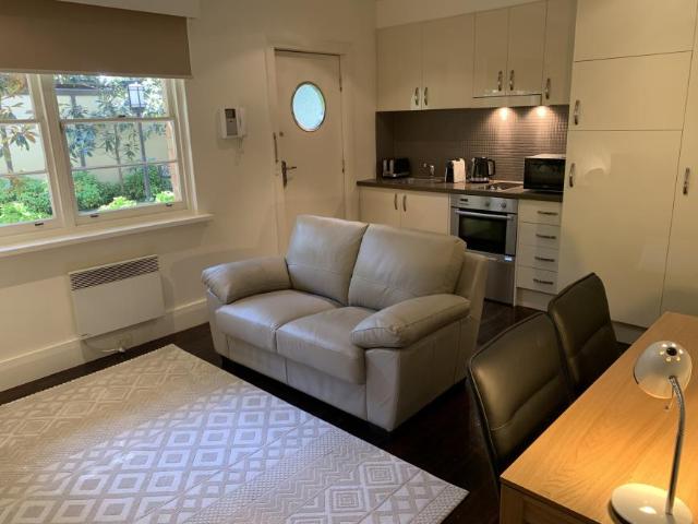 For Rent 1 Bedroom Apartment East Melbourne VIC DS105863218