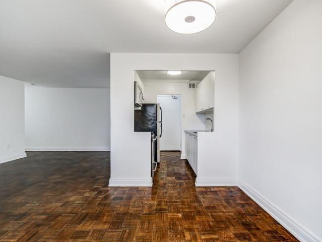 For Rent 1 Bedroom Apartment East York ON DS96588064