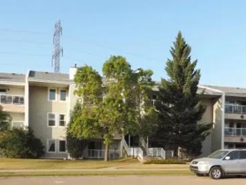 Ermineskin, Edmonton, Alberta - Balcony
