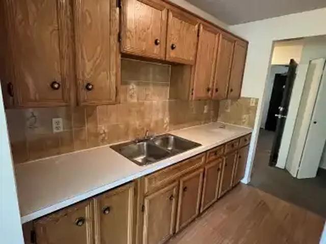 For Rent 1 Bedroom Apartment Edmonton AB DS105167367