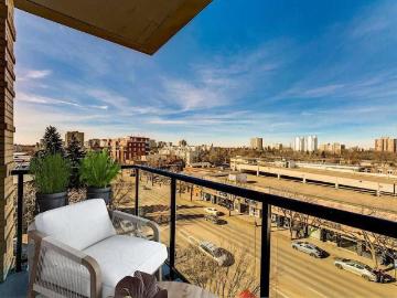 Queen Alexandra, Edmonton, Alberta - Patio