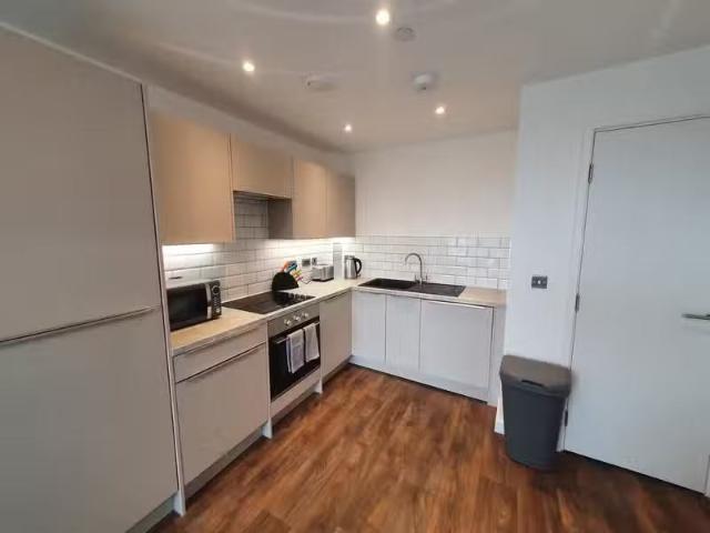 Nice 1 bedroom apartment for rent in Moseley Gardens, 150 Mose.