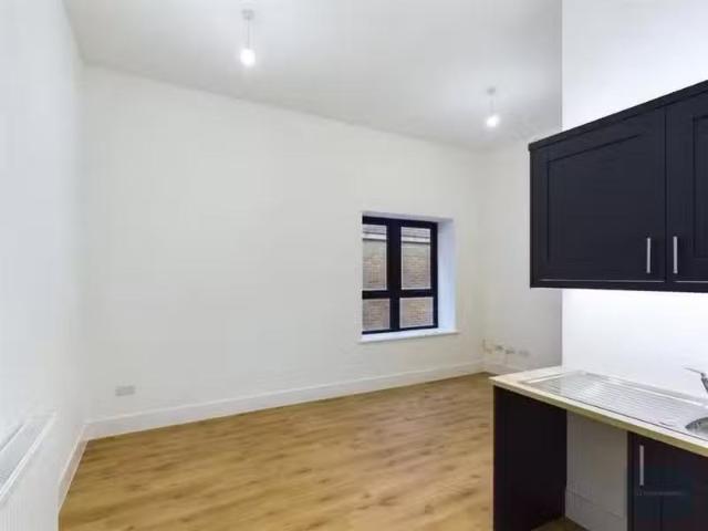 Cozy 1 bedroom apartment for rent in Fore Street, Trowbridge.